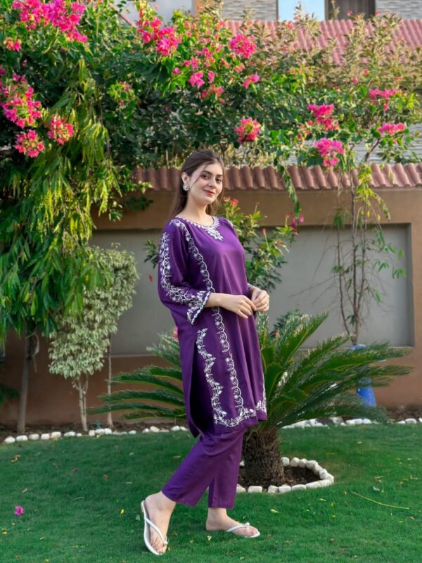 ZILA Embroidered 2pc stitched - Image 4